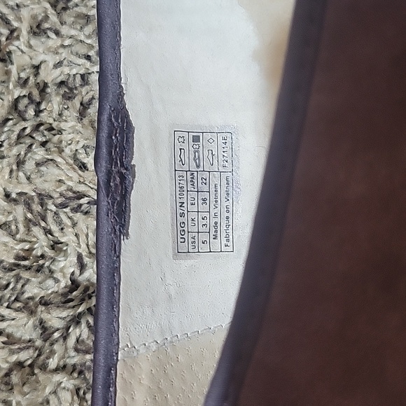 Ugg Suede Bow Flats - Picture 6 of 6